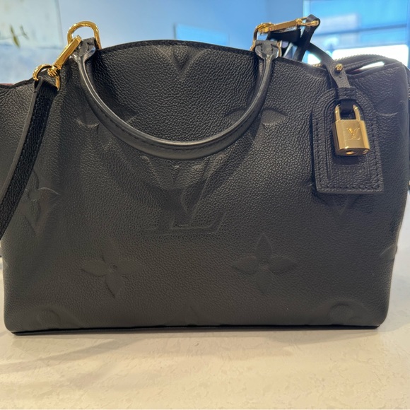Louis Vuitton Petit Palais - Picture 1 of 14